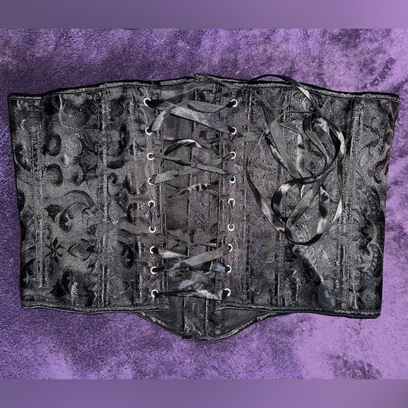 Women’s lace up corset - Picture 5 of 8